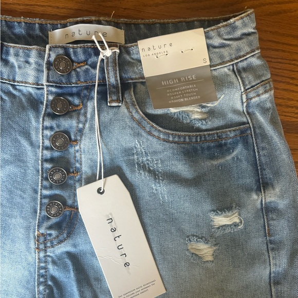 Nature LA High Rise Shorts - Picture 3 of 4